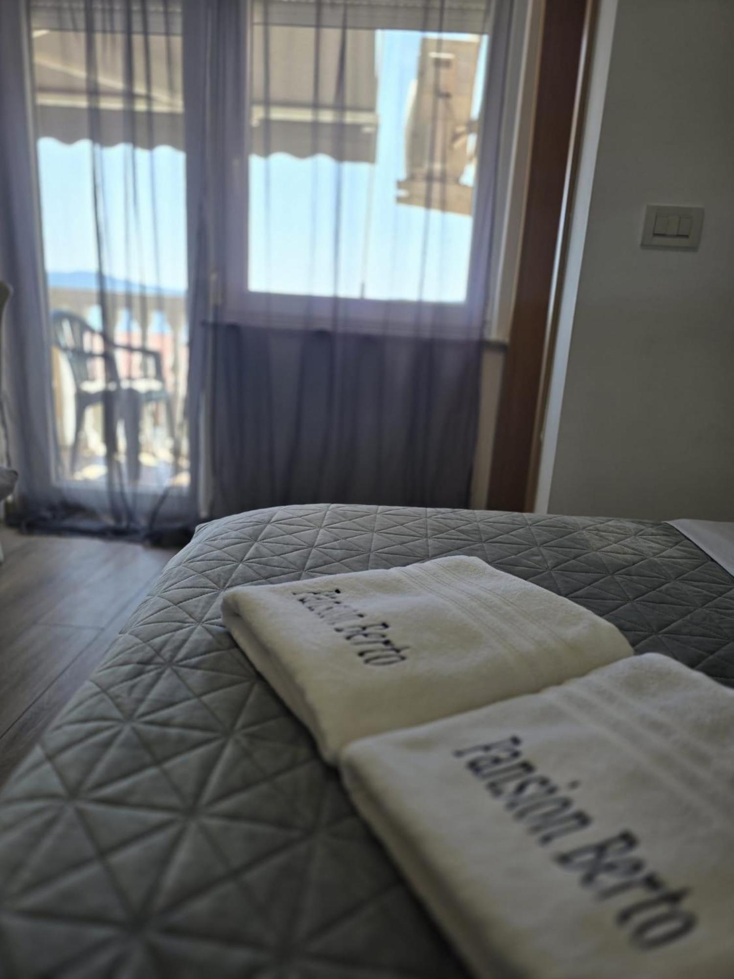 Guest House Berto Crikvenica Ngoại thất bức ảnh