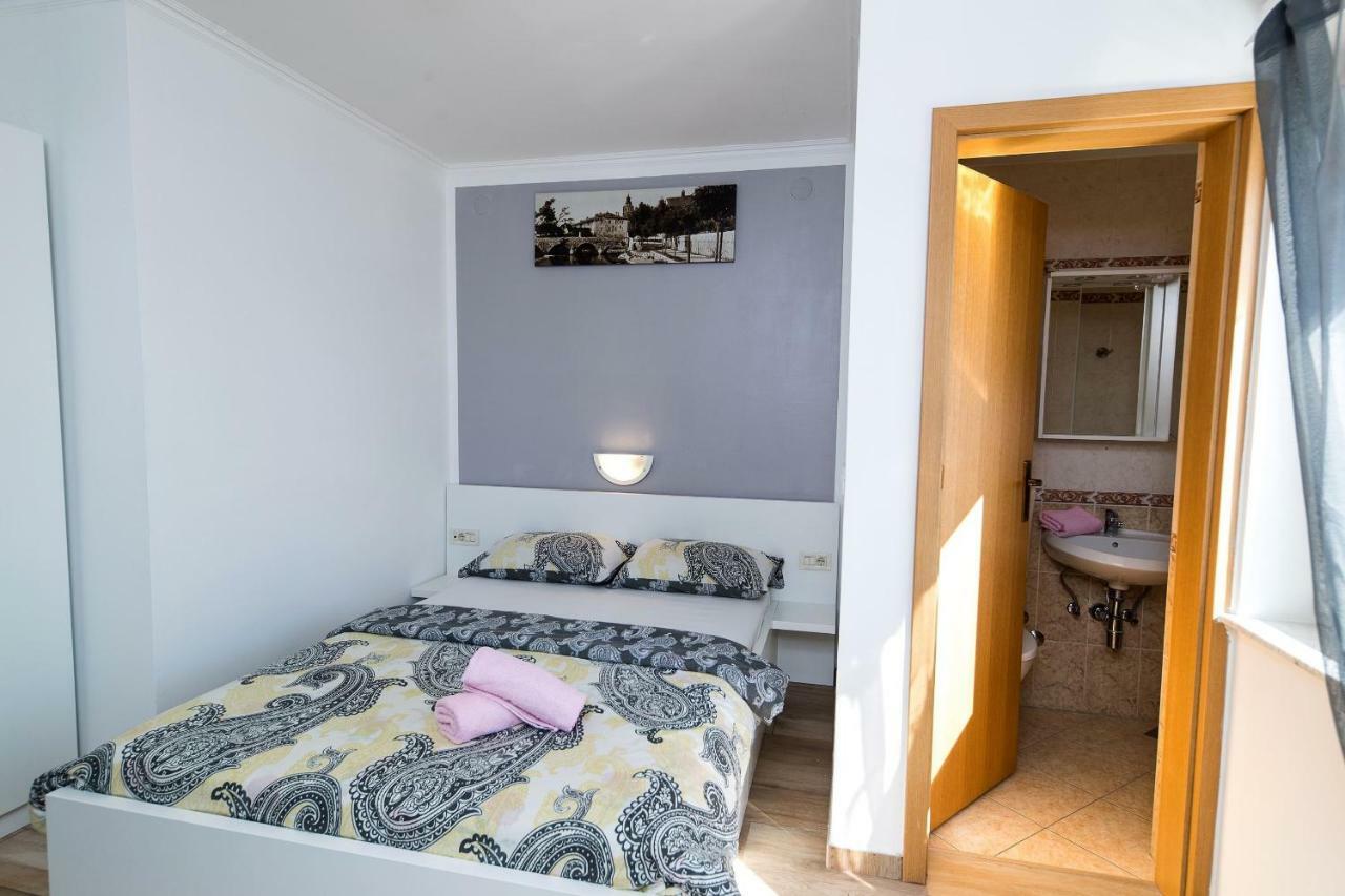 Guest House Berto Crikvenica Ngoại thất bức ảnh