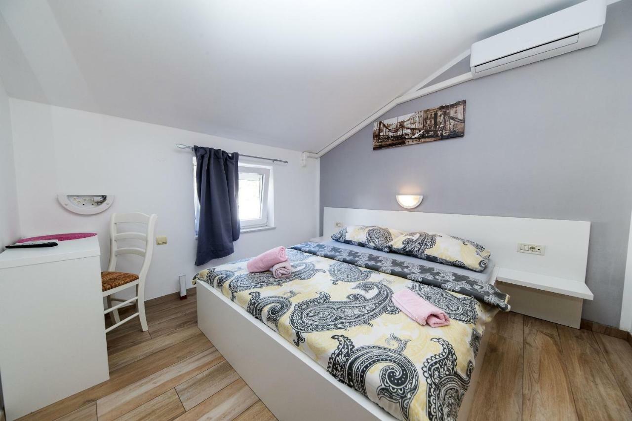 Guest House Berto Crikvenica Ngoại thất bức ảnh